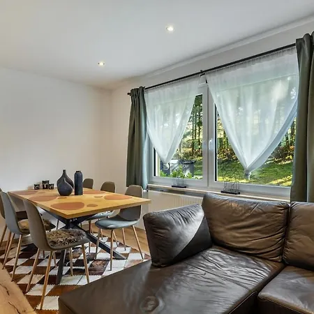 Casa Alotto Elch Lounge Stryck